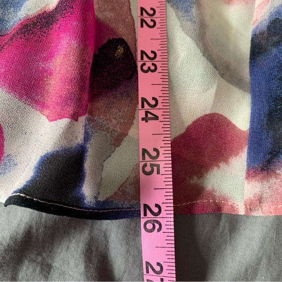 Le Chateau Printed Cold Shoulder Ruffle Blouse - Picture 9 of 9